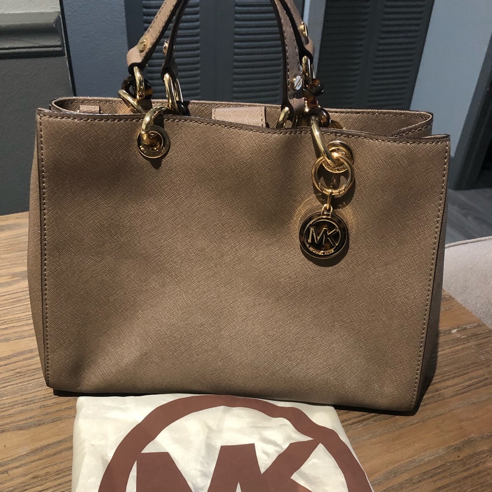 Like New Michael Kors Purse